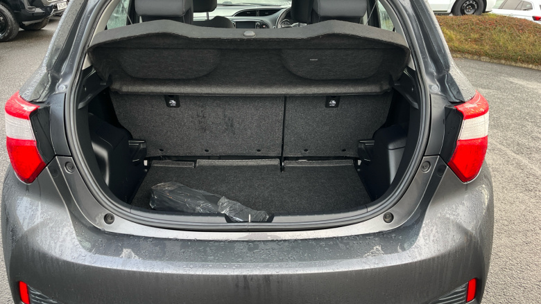 Toyota Yaris 1.5 VVT-i Icon Tech 5dr Petrol Hatchback